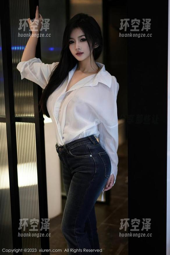 秀人网-赵万灵 秀人网 - 赵万灵的海边特辑,分享那些让人蹲下来的瞬间合集