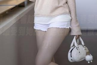 秀人网 - 跟着趁热拿铁latte看美图更新，竟然感受到她的美足在屏幕里散发的魔力！