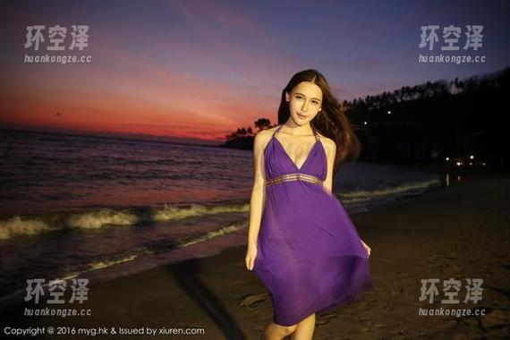美媛馆-伊小七MoMo 美媛馆 - 免费图册!来看看伊小七MoMo的美足,简直是‘走向世界的艺术品’!