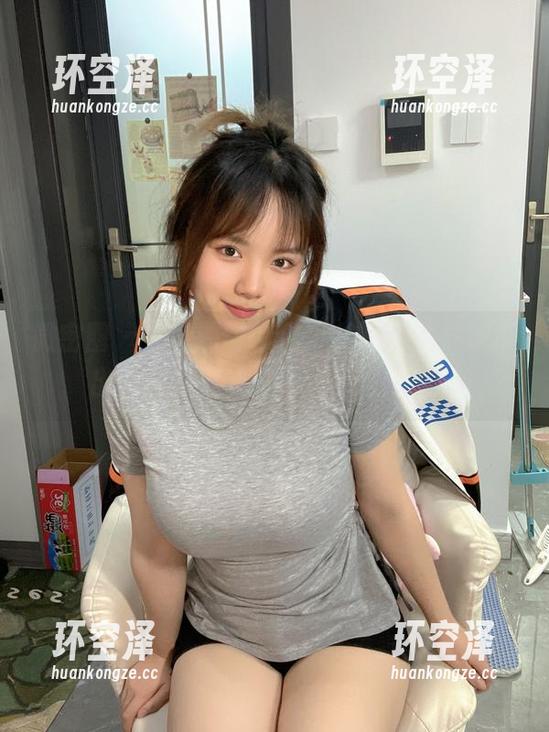 葱油饼er 微密圈 - 在葱油饼er的私拍里,白抹茶透出一种淡淡的清新,舒服得很。