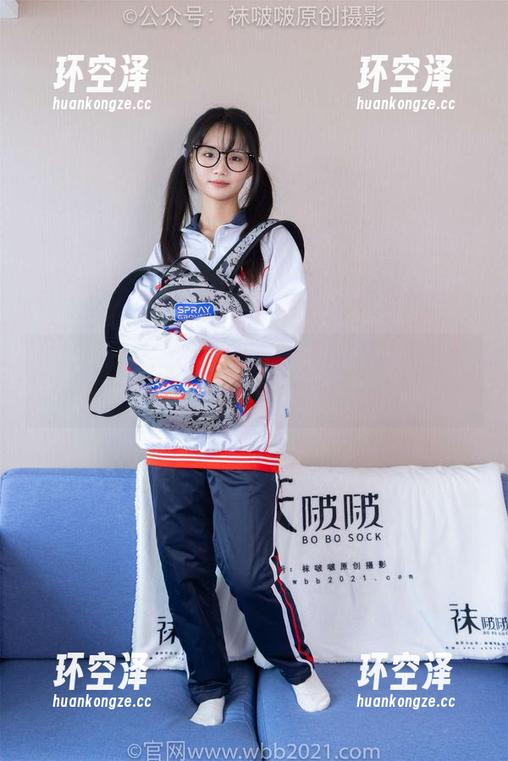 袜啵啵-稚予 袜啵啵 - 想看?在线让稚予用裸足和黑色指甲油迷住你