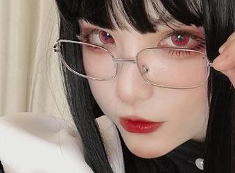 起起子vvvv在线揭秘：柴郡礼服与日常的奇妙联系