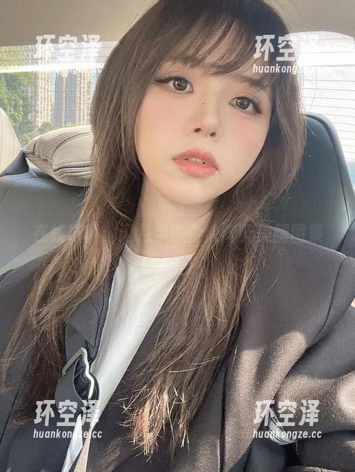 闪月半 在线特供:闪月半的令人陶醉美腿图集