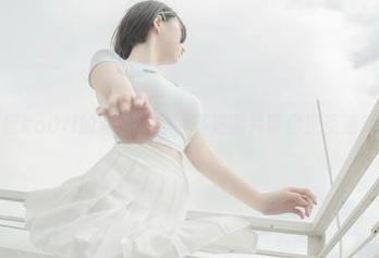 走进阿薰kaOri的清纯世界，精选图片带你感受清新气息。