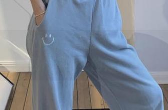 微密圈 - 陈佩奇写真更新：清新背影，让我怀疑人生的背影！