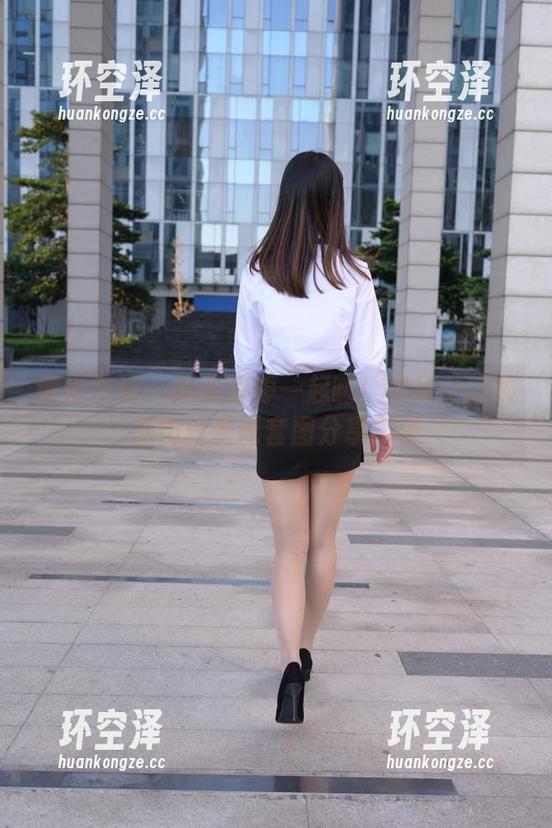 魔镜街拍-婷婷 魔镜街拍 - 跟着婷婷一起嗨!寒风中的极品肉丝圣诞套图分享不停